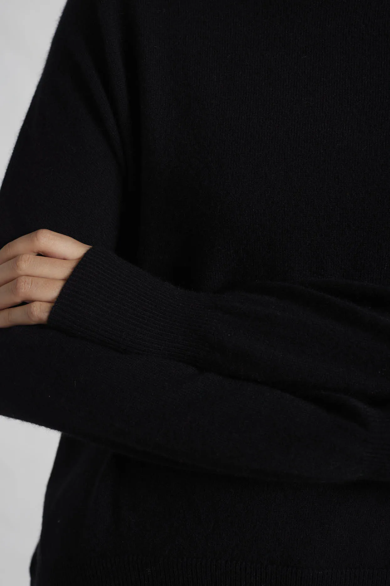 A Polo Bay Cashmere Sweater in Black