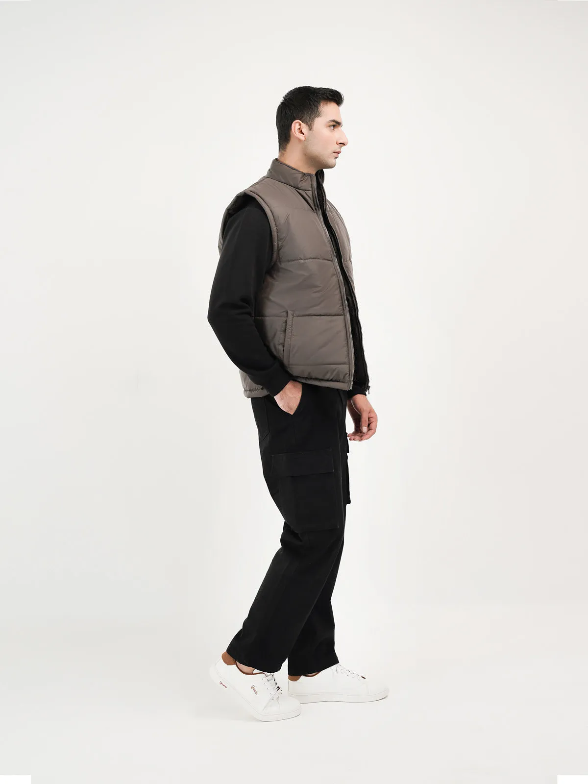 "UPSILON" Casual Sleevless Puffer Jacket